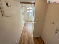 Pronájem bytu 1+kk 35 m2 P5 Smíchov po rekonstrukci loft cihla - 4