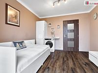 Prodej garsonky 1+kk – Ústí nad Labem, Klíše – mikrobyt s balkonem po rekonstrukci - 10