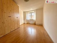 Pronájem prostorného 3+1 v centru Kutné Hory, k dispozici velká zahrada - 2