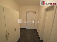 Pronájem 1kk 35m2+60m2 předzahrádka P9 Hloubětín Modrého - 10