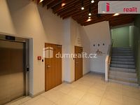 Pronájem 1kk 35m2+60m2 předzahrádka P9 Hloubětín Modrého - 15