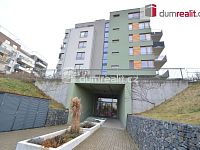 Pronájem 1kk 35m2+60m2 předzahrádka P9 Hloubětín Modrého - 9