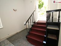 Pěkný prostorný byt 2+1 v přízemí cihlového domu se samostatným vchodem ze zahrady - 7