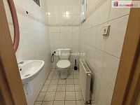 Pronájem bytu 2  +kk v RD, 55 m2, společná zahrada k dispozici - 10