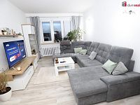 Krásný slunný byt 2+1 ve čtvrtém patře cihlového domu s výtahem v Hroznětíně u Ostrova