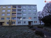 Krásný slunný byt 2+1 ve čtvrtém patře cihlového domu s výtahem v Hroznětíně u Ostrova - 12