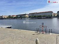 Pronájem bytu 1+1 35 m2 P5 Smíchov nový LOFT šatna - 14