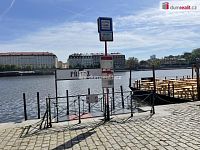 Pronájem bytu 1+1 35 m2 P5 Smíchov nový LOFT šatna - 17