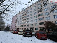 Krásný slunný byt v šestém patře (ze sedmi) panelového domu s výtahem v Sokolově - 11