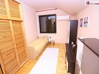 Krásný slunný útulný byt 1+1 v prvním patře cihlové vily v Karlových Varech