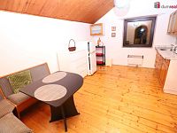 Krásný slunný útulný byt 1+1 v prvním patře cihlové vily v Karlových Varech - 6