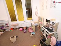 Krásný světlý byt 2+kk/2B/S ve druhé patře s výtahem v novostavbě domu v Karlových Varech - 11