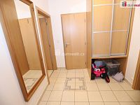 Krásný světlý byt 2+kk/2B/S ve druhé patře s výtahem v novostavbě domu v Karlových Varech - 12