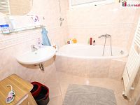 Krásný světlý byt 2+kk/2B/S ve druhé patře s výtahem v novostavbě domu v Karlových Varech - 16