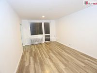 Krásný slunný byt 2+kk v pátém patře cihlového domu s výtahem v Karlových Varech - 7