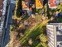 Prodej stavebního pozemku plochy 909m2 pro výstavbu dvojdomu užitné plochy 333,5m2 s krásným výhledem na Prahu, Davídkova ulice - 7