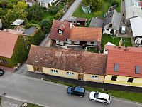 exkluzivní prodej částečně zrekonstruované usedlosti v obci Štěkeň