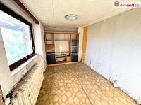 Prodej rodinného domu 3+1 v obci Vážany u Uherského Hradiště  - 8