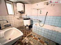 Prodej rodinného domu 3+1 v obci Vážany u Uherského Hradiště  - 9