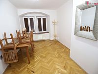 Krásný moderní byt 3+1 v centru Chebu s geniem loci v ulici Hradební - 4