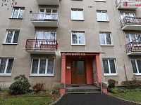 Prostorný udržovaný byt 3+1 v přízemí cihlové budově v klidné části Mariánských Lázních - 11