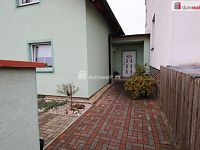 Krásný rodinný dům 5+kk ve vilové zástavbě se zahradou, parkovacím přístřeškem v Chebu - 26