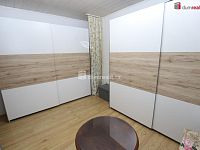 Krásný rodinný dům 5+kk ve vilové zástavbě se zahradou, parkovacím přístřeškem v Chebu - 9