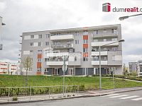 Pronájem bytu 4+kk 94 m2 Praha 4 Háje rezidenční komplex Milíčovský Háj, balkon, 2x WC, 2x garáž, sklep