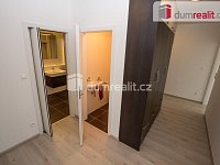 Pronájem bytu 4+kk 94 m2 Praha 4 Háje rezidenční komplex Milíčovský Háj, balkon, 2x WC, 2x garáž, sklep - 11