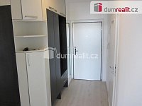 Pronájem bytu 4+kk 94 m2 Praha 4 Háje rezidenční komplex Milíčovský Háj, balkon, 2x WC, 2x garáž, sklep - 24