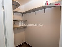 Pronájem bytu 4+kk 94 m2 Praha 4 Háje rezidenční komplex Milíčovský Háj, balkon, 2x WC, 2x garáž, sklep - 25