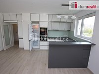 Pronájem bytu 4+kk 94 m2 Praha 4 Háje rezidenční komplex Milíčovský Háj, balkon, 2x WC, 2x garáž, sklep - 3