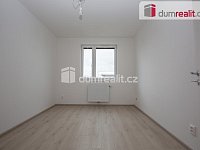 Pronájem bytu 4+kk 94 m2 Praha 4 Háje rezidenční komplex Milíčovský Háj, balkon, 2x WC, 2x garáž, sklep - 6
