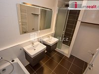 Pronájem bytu 4+kk 94 m2 Praha 4 Háje rezidenční komplex Milíčovský Háj, balkon, 2x WC, 2x garáž, sklep - 9