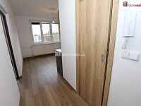 Krásný slunný byt 1+1 po kompletní rekonstrukci v panelovém domě v Chebu - 11