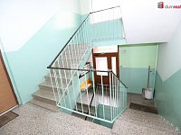 Krásný slunný byt 1+1 po kompletní rekonstrukci v panelovém domě v Chebu - 12