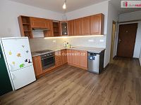 Krásný slunný byt 1+1 po kompletní rekonstrukci v panelovém domě v Chebu - 2