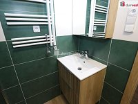 Krásný slunný byt 1+1 po kompletní rekonstrukci v panelovém domě v Chebu - 8