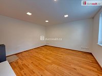 Pronájem bytu 2+1 v rodinném domě V Křešicích  - 5