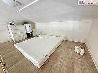 Pronájem bytu 1+kk 42 m2 P5 Smíchov po rekonstrukci loft cihla - 10