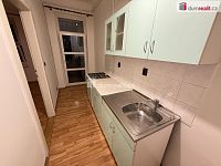 Pronájem 1+1 36 m2 P4 Nusle nezařízený cihla balkon - 2