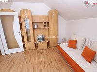 Krásná novostavba rodinného domu se zahradou a garáží v Rájově - 14