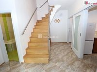 Krásná novostavba rodinného domu se zahradou a garáží v Rájově - 18