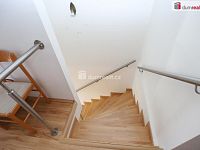 Krásná novostavba rodinného domu se zahradou a garáží v Rájově - 19