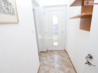 Krásná novostavba rodinného domu se zahradou a garáží v Rájově - 26