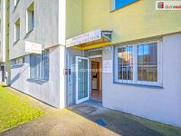 K prodeji, komerční prostor (50,1 m2) v přízemí bytového domu u Cinestaru na sídl. Máj, České Budějovice, ul. J. Bendy č.p. 34
