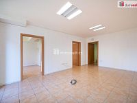 K prodeji, komerční prostor (50,1 m2) v přízemí bytového domu u Cinestaru na sídl. Máj, České Budějovice, ul. J. Bendy č.p. 34 - 6