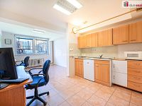 K prodeji, komerční prostor (50,1 m2) v přízemí bytového domu u Cinestaru na sídl. Máj, České Budějovice, ul. J. Bendy č.p. 34 - 9