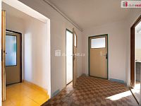 K prodeji, rodinný dům s garážemi, chlévy, stodolou, sýpkou a uzavřeným dvorem v obci Psárov, č.p. 5 - 10