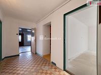 K prodeji, rodinný dům s garážemi, chlévy, stodolou, sýpkou a uzavřeným dvorem v obci Psárov, č.p. 5 - 20